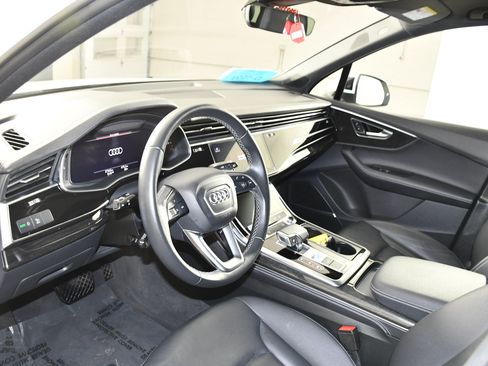 Used 2025 Audi Q7 3.0T Premium Plus AWD/4WD image 2