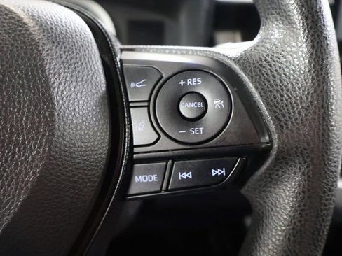 Used 2020 Toyota Corolla LE image 18