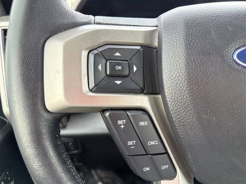 Used 2020 Ford F150 Lariat w/ Trailer Tow Package image 27