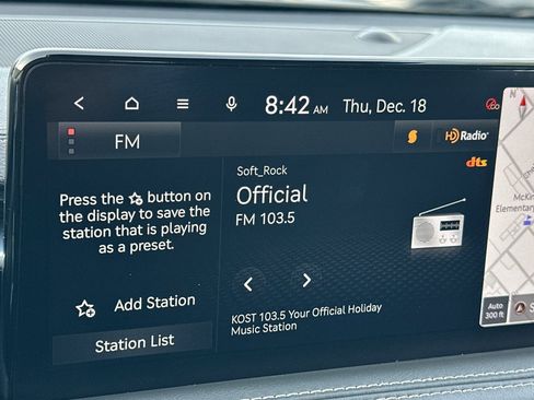 Used 2023 Genesis G70 2.0T image 17