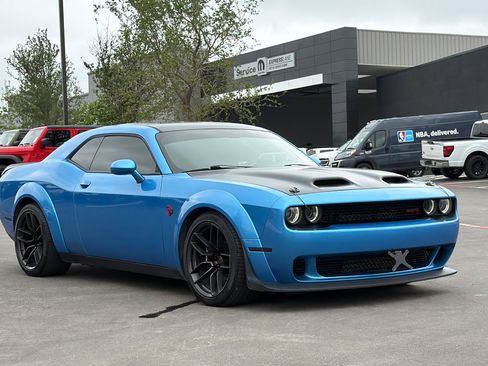 Used 2023 Dodge Challenger SRT Hellcat RWD image 3