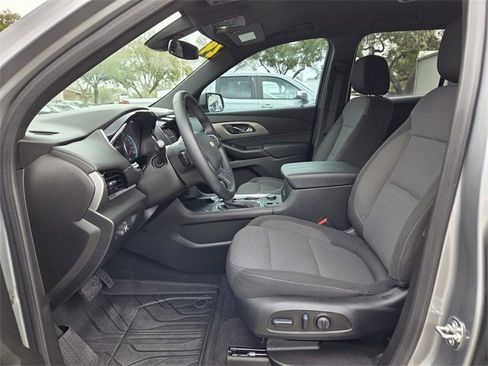 Certified 2024 Chevrolet Traverse LT image 12