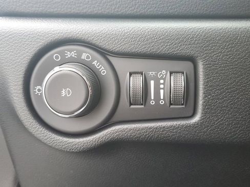 New 2026 Chrysler Pacifica Select image 22