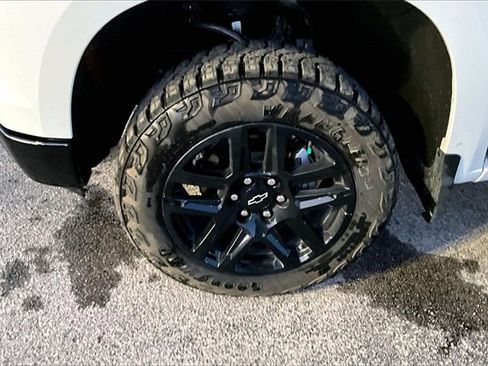 Used 2025 Chevrolet Silverado 1500 LT Trail Boss w/ Convenience Package II image 35