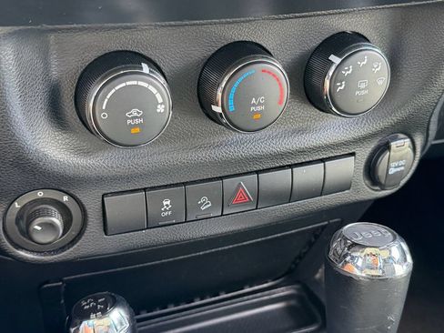 Used 2012 Jeep Wrangler Unlimited Sport AWD/4WD image 25