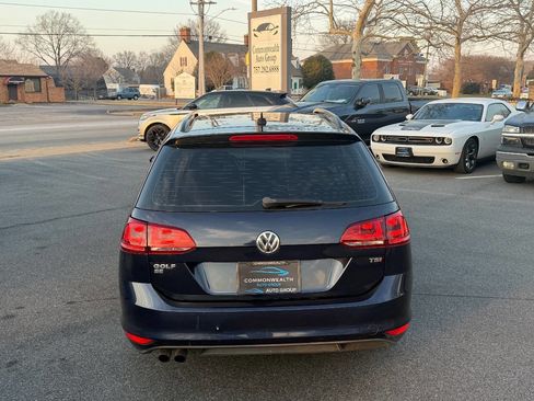 Used 2017 Volkswagen Golf SE image 21