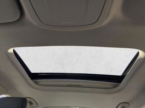 Used 2019 Ford Fusion SE FWD image 16