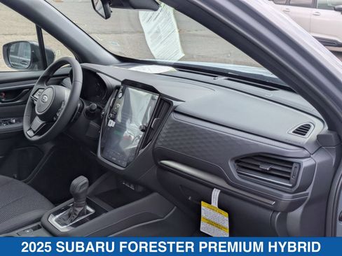 Certified 2025 Subaru Forester Premium AWD/4WD image 37