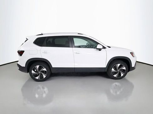 New 2026 Volkswagen Taos SE AWD/4WD image 8