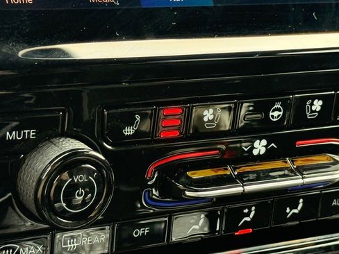 Used 2024 Jeep Grand Cherokee L Overland w/ Trailer Tow Package image 24