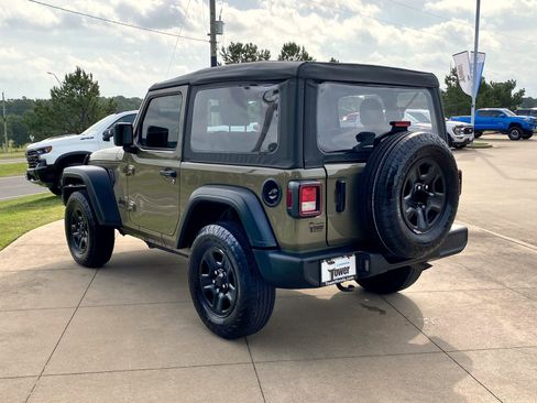 Used 2025 Jeep Wrangler Sport AWD/4WD image 4