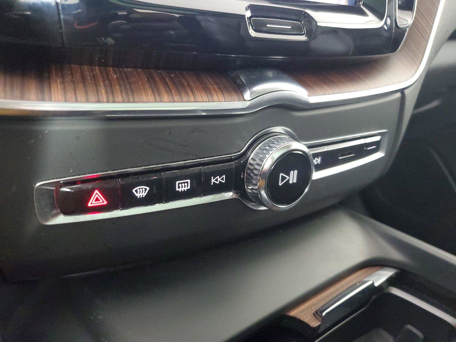 Used 2024 Volvo XC60 T8 Plus w/ Protection Package Premier AWD/4WD image 30