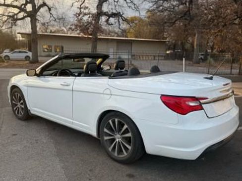 Used 2011 Chrysler 200 S image 6