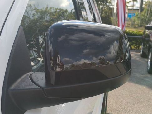 Used 2024 Dodge Durango SXT image 12