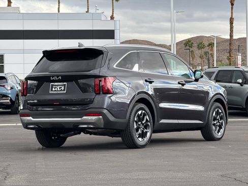 New 2026 Kia Sorento S image 3