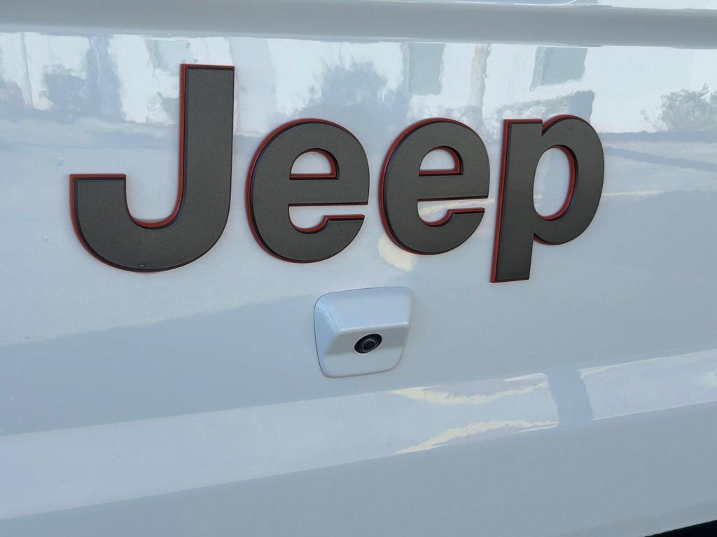 Used 2026 Jeep Gladiator Mojave AWD/4WD image 20