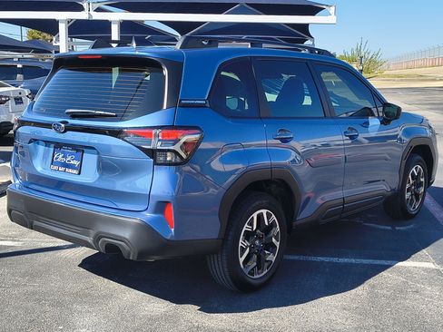 Used 2025 Subaru Forester image 7