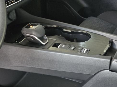 Used 2023 Nissan Rogue SV FWD image 20