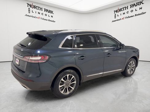 Used 2023 Lincoln Nautilus FWD w/ Premium Package image 9