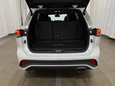 Certified 2024 Toyota Highlander XSE AWD/4WD image 13