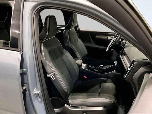 Certified 2023 Volvo XC40 B5 Plus w/ Climate Package AWD/4WD image 10