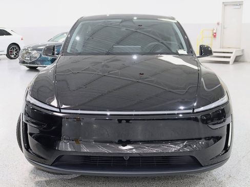 Used 2026 Tesla Model Y AWD image 8