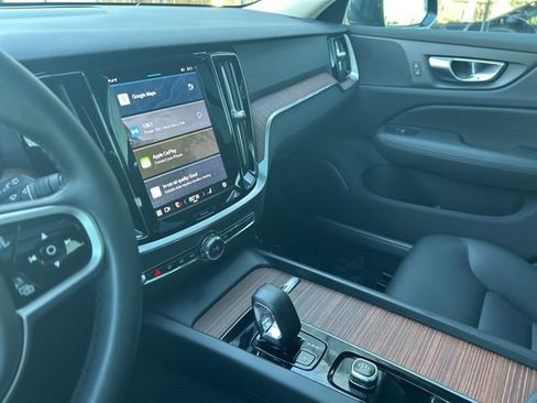 Used 2025 Volvo V60 B5 Cross Country Plus image 19