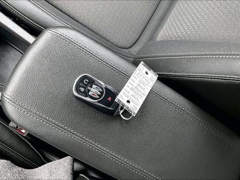Used 2025 Buick Encore GX Preferred AWD/4WD image 9