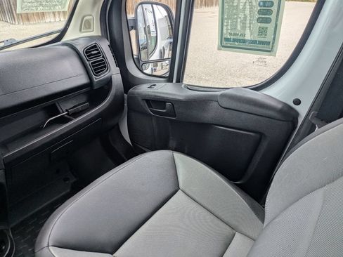 Used 2025 RAM ProMaster 2500 w/ Convenience Group FWD image 16