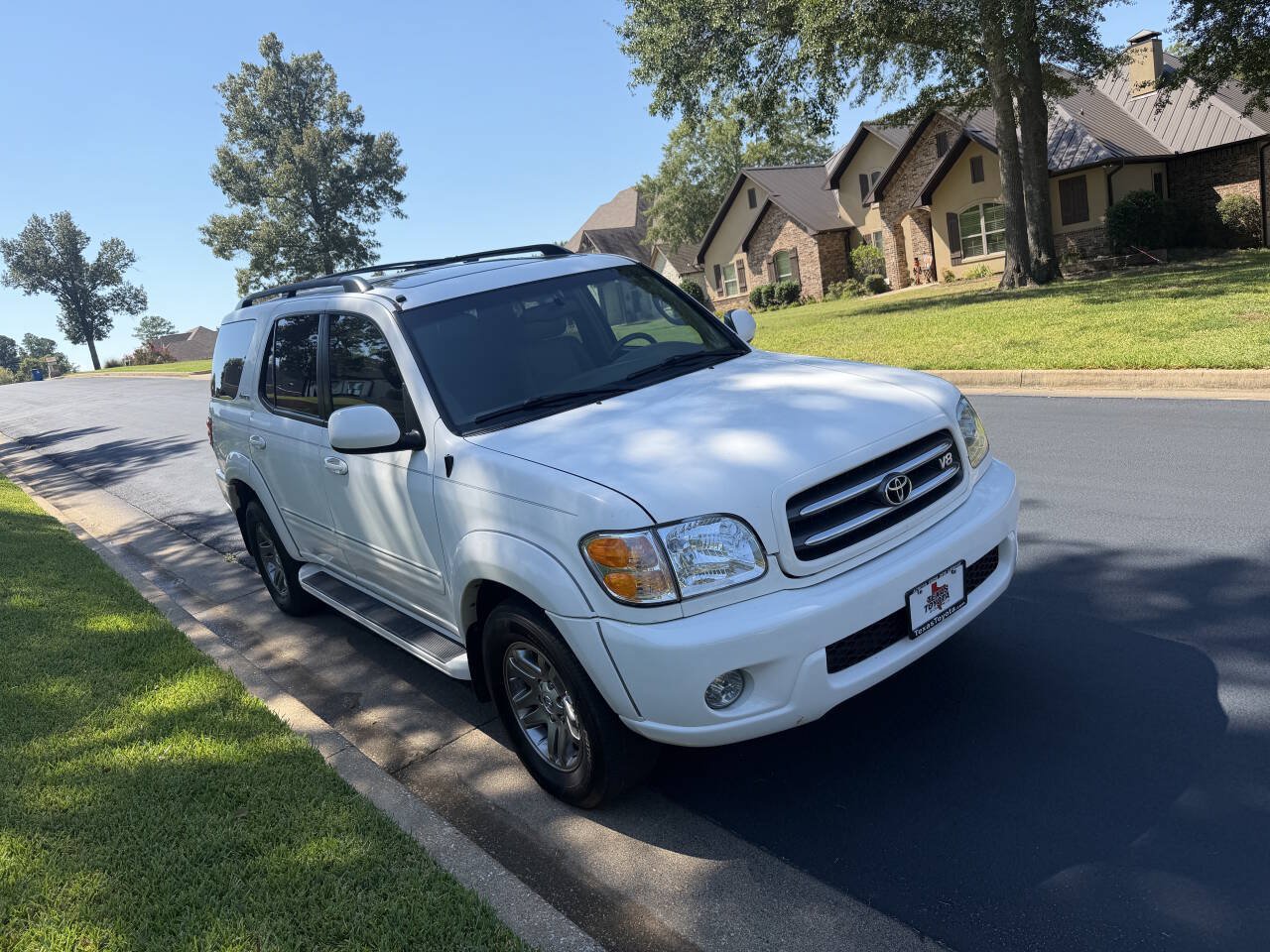 Used 2004 Toyota Sequoia Limited RWD image 2