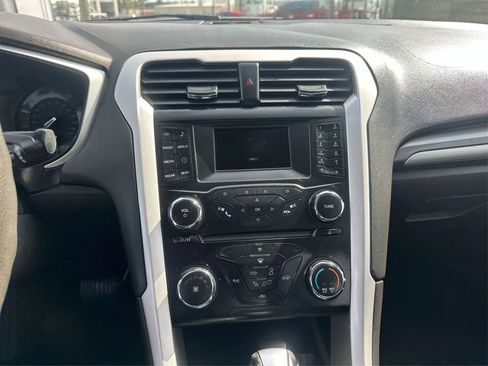 Used 2014 Ford Fusion SE FWD image 14