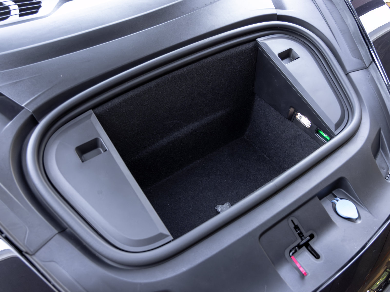 Certified 2025 Porsche Taycan RWD image 58