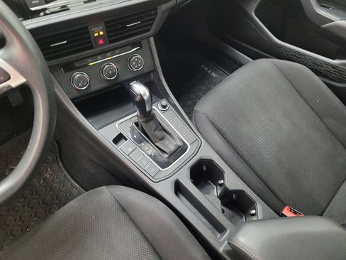 Used 2020 Volkswagen Jetta SE FWD image 26