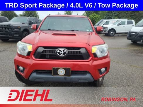 Used 2012 Toyota Tacoma 4x4 Access Cab V6 w/ TRD Sport Pkg image 3