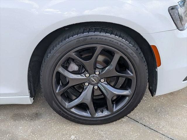 Certified 2020 Chrysler 300 Touring w/ Sport Appearance Package RWD image 13