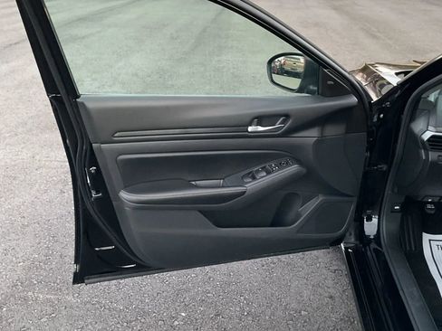 Used 2024 Nissan Altima 2.5 SV image 20