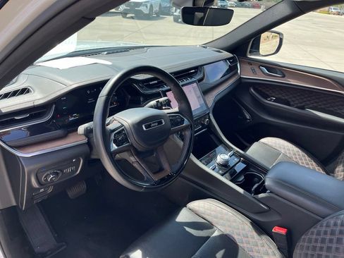 Used 2023 Jeep Grand Cherokee Summit w/ Rear Seat Video Group I AWD/4WD image 11