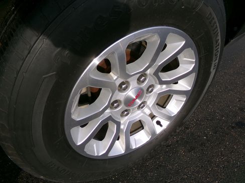 Used 2020 GMC Yukon SLT image 8