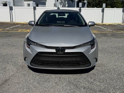 Used 2023 Toyota Corolla LE FWD image 3
