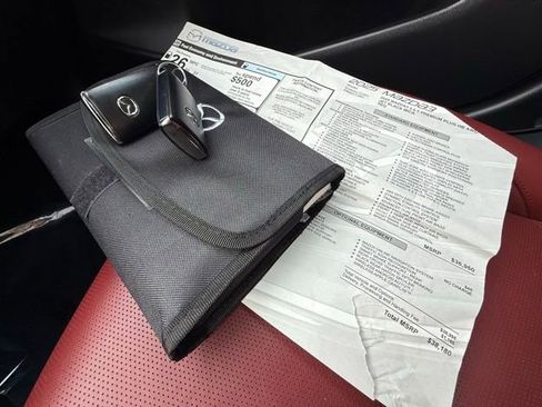 Used 2025 MAZDA MAZDA3 Hatchback w/Premium Plus Pkg image 48