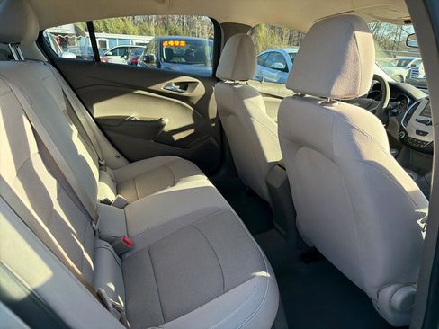 Used 2018 Chevrolet Cruze LS image 15