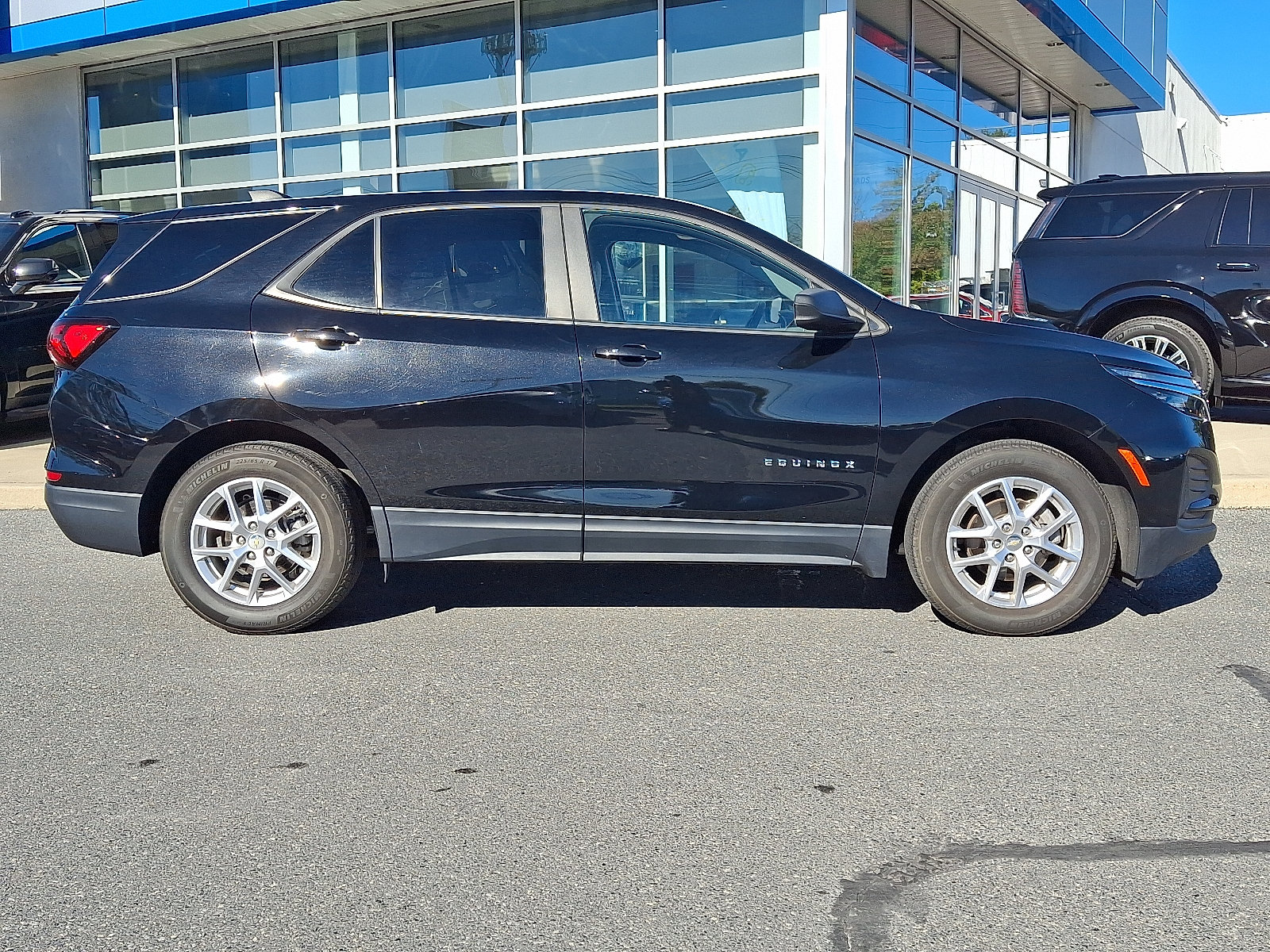 Certified 2023 Chevrolet Equinox LS w/ LS Convenience Package FWD image 8