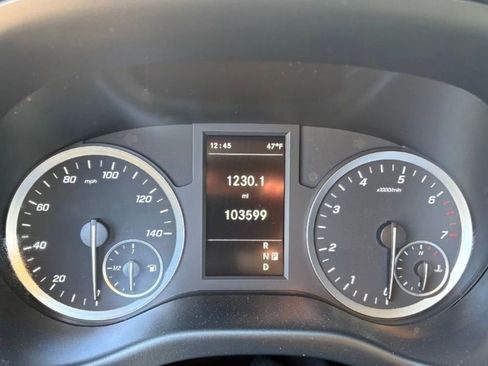 Used 2022 Mercedes-Benz Metris image 4