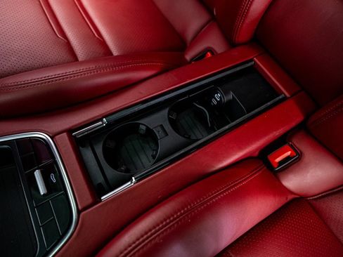 Used 2021 Porsche Panamera 4 image 59