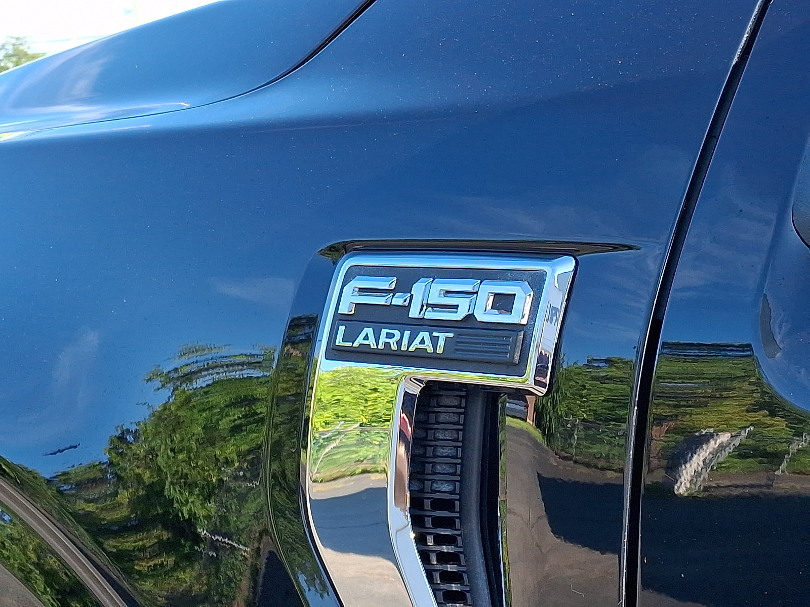Used 2025 Ford F150 Lariat w/ Equipment Group 501A Mid AWD/4WD image 30