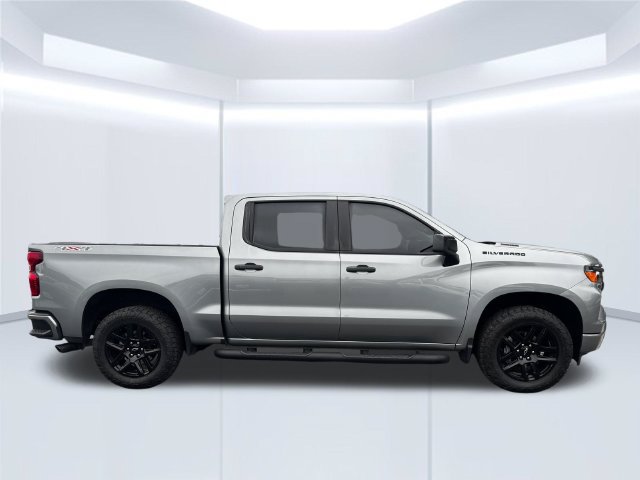 Used 2025 Chevrolet Silverado 1500 Custom w/ Turbomax Blackout Package AWD/4WD image 15
