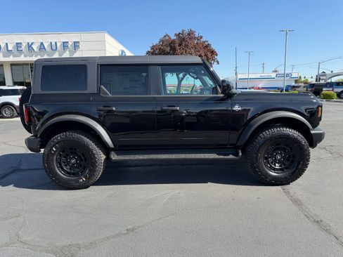 New 2026 Ford Bronco Outer Banks w/ Sasquatch Package AWD/4WD image 2