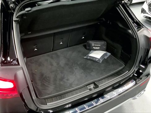 Used 2025 Mercedes-Benz GLA 250 image 32