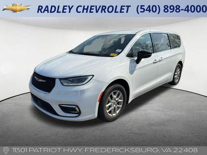 Used 2024 Chrysler Pacifica Touring-L