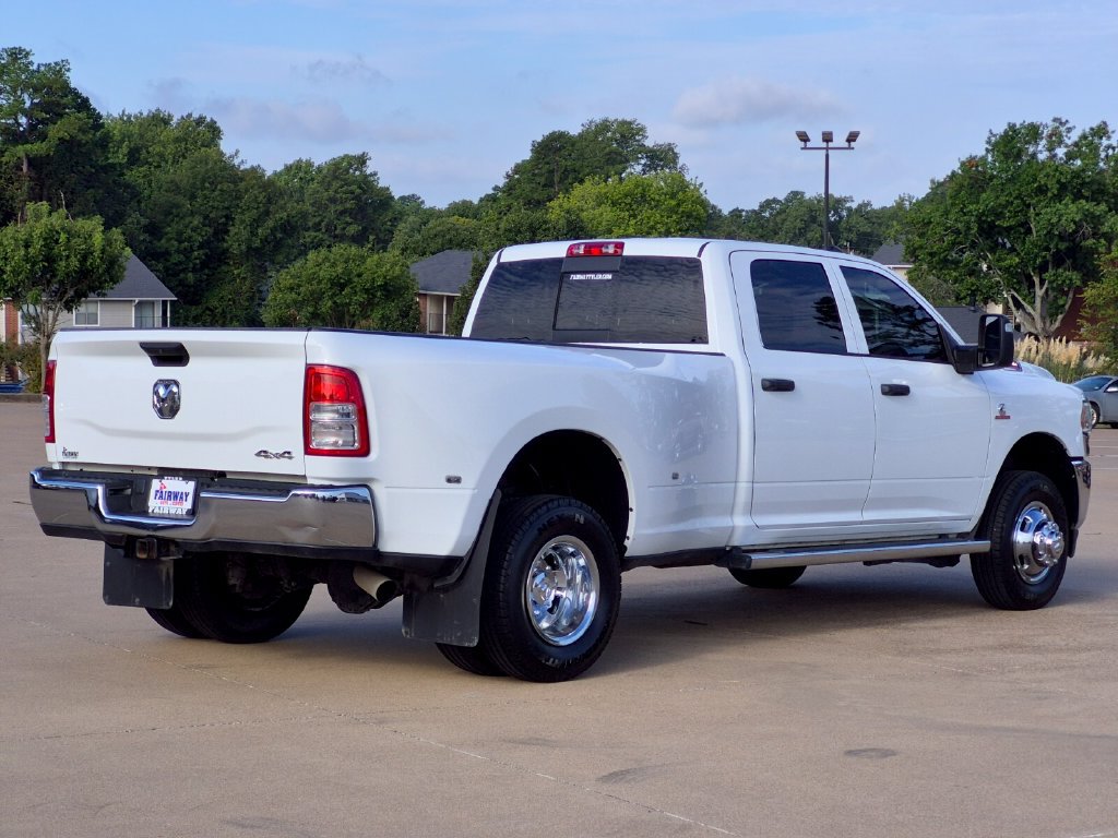 Used 2024 RAM 3500 Tradesman w/ Chrome Appearance Group AWD/4WD image 6